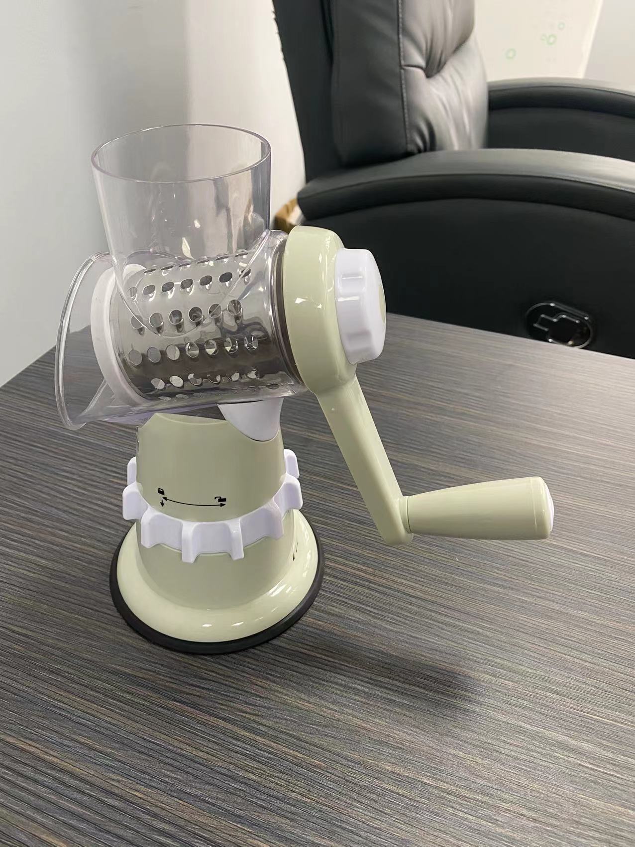 Sleek Manual Kitchen Chopper - Image 7